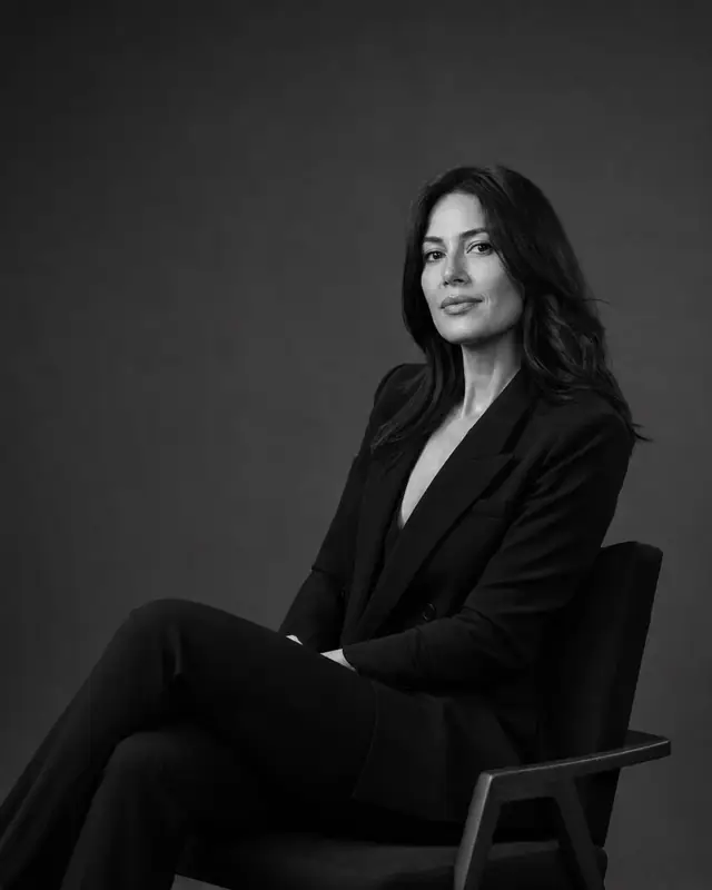 Black-and-white portrait of a woman founder